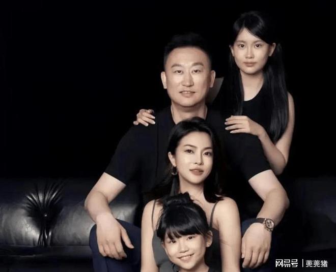 级青岛队主帅私生活引关注。开元棋牌刘维伟离婚风波升(图5)